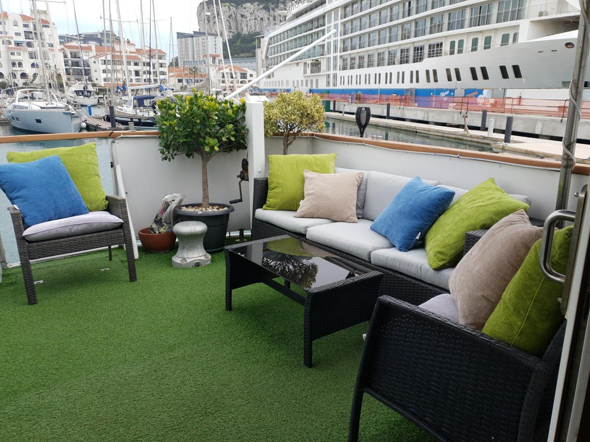 Jasmine Coral Jay Boutique Boatel Ocean Village Gibraltar Pokoj fotografie