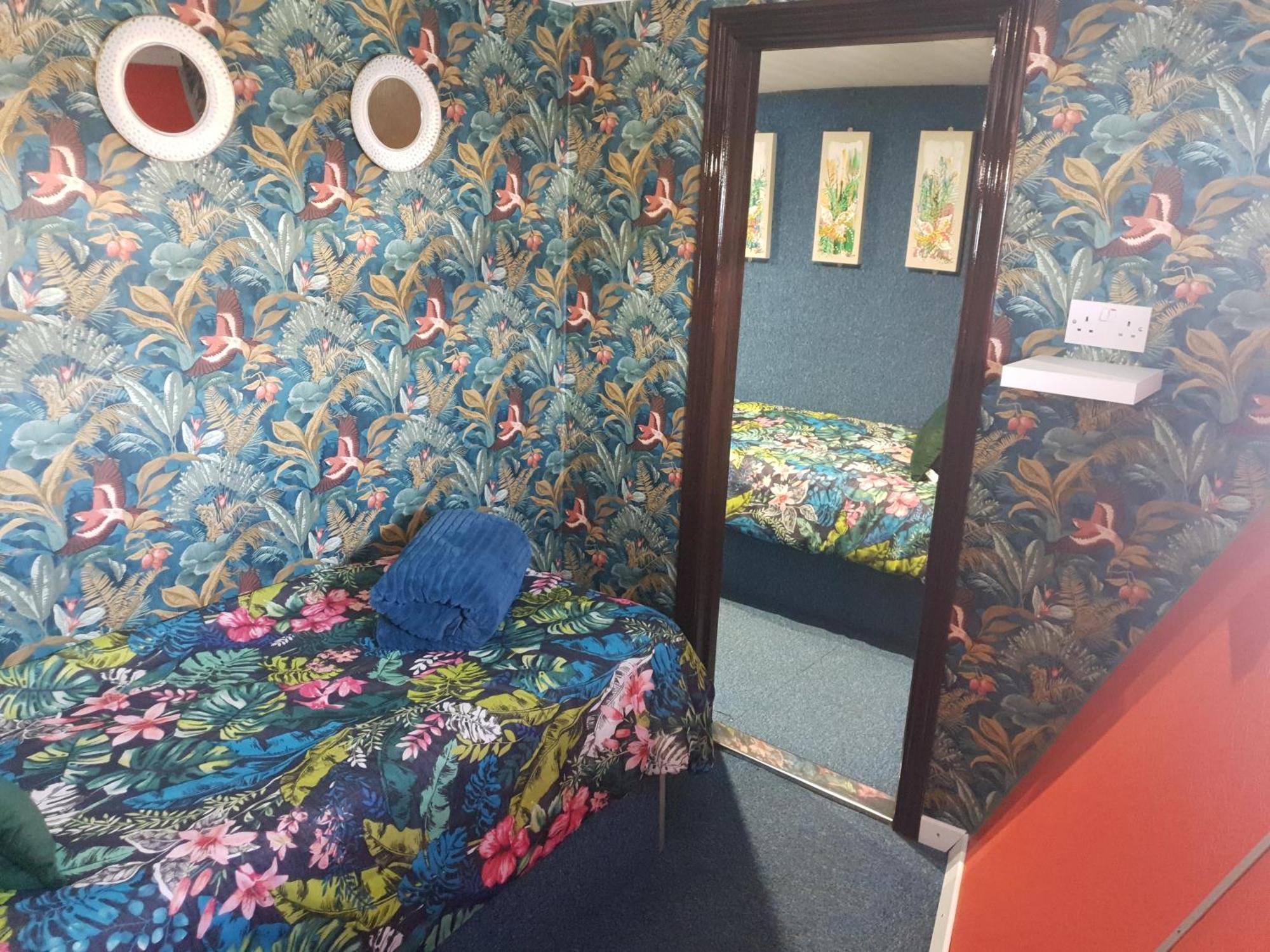 Jasmine Coral Jay Boutique Boatel Ocean Village Gibraltar Pokoj fotografie